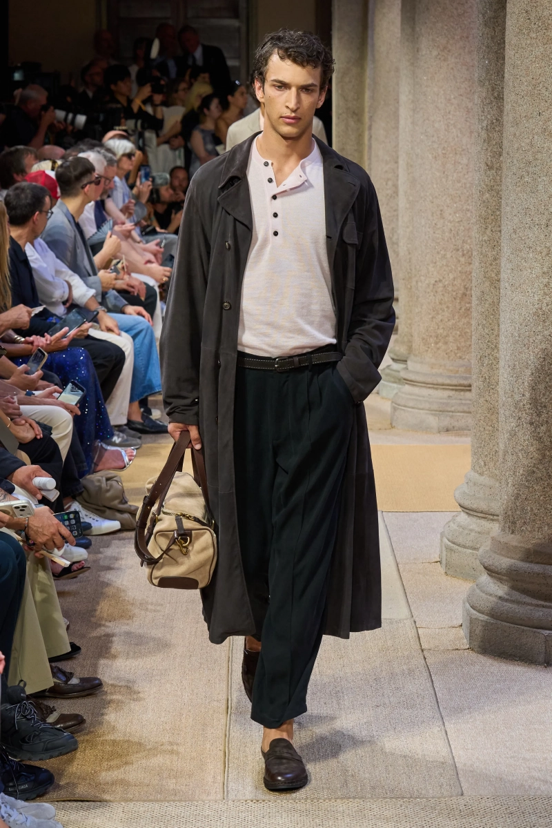 00132-giorgio-armani-spring-2027-menswear-credit-gorunway.webp