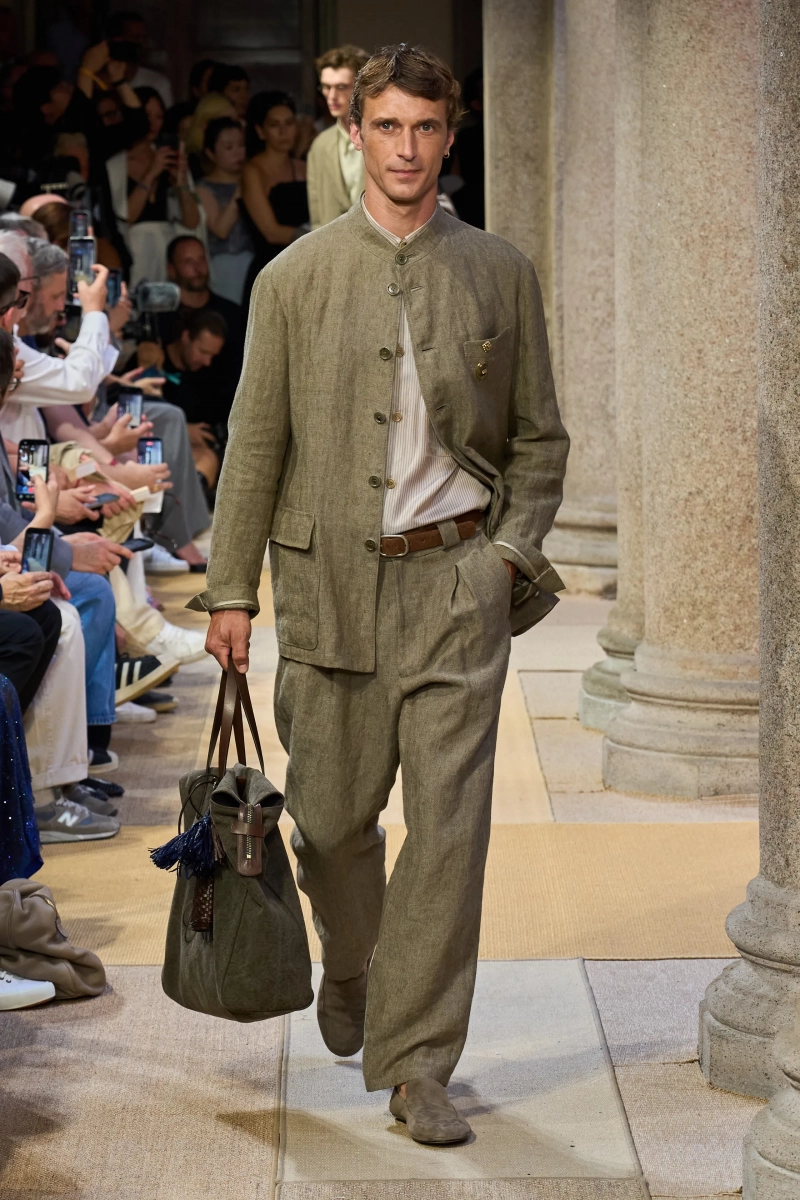 00002-giorgio-armani-spring-2027-menswear-credit-gorunway.webp