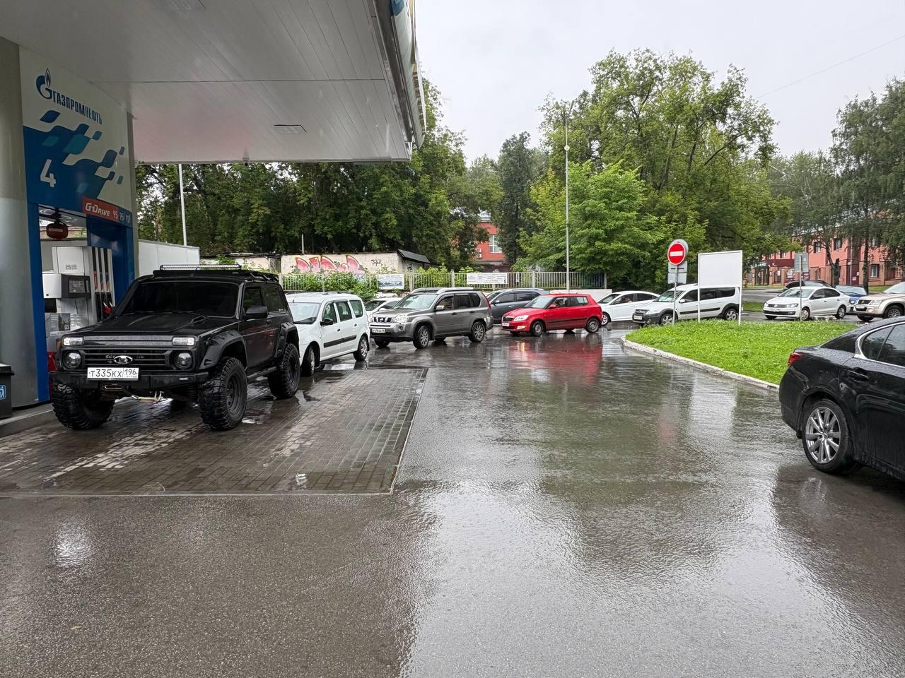 Топливный кризис в России: очереди и рост цен на заправках
