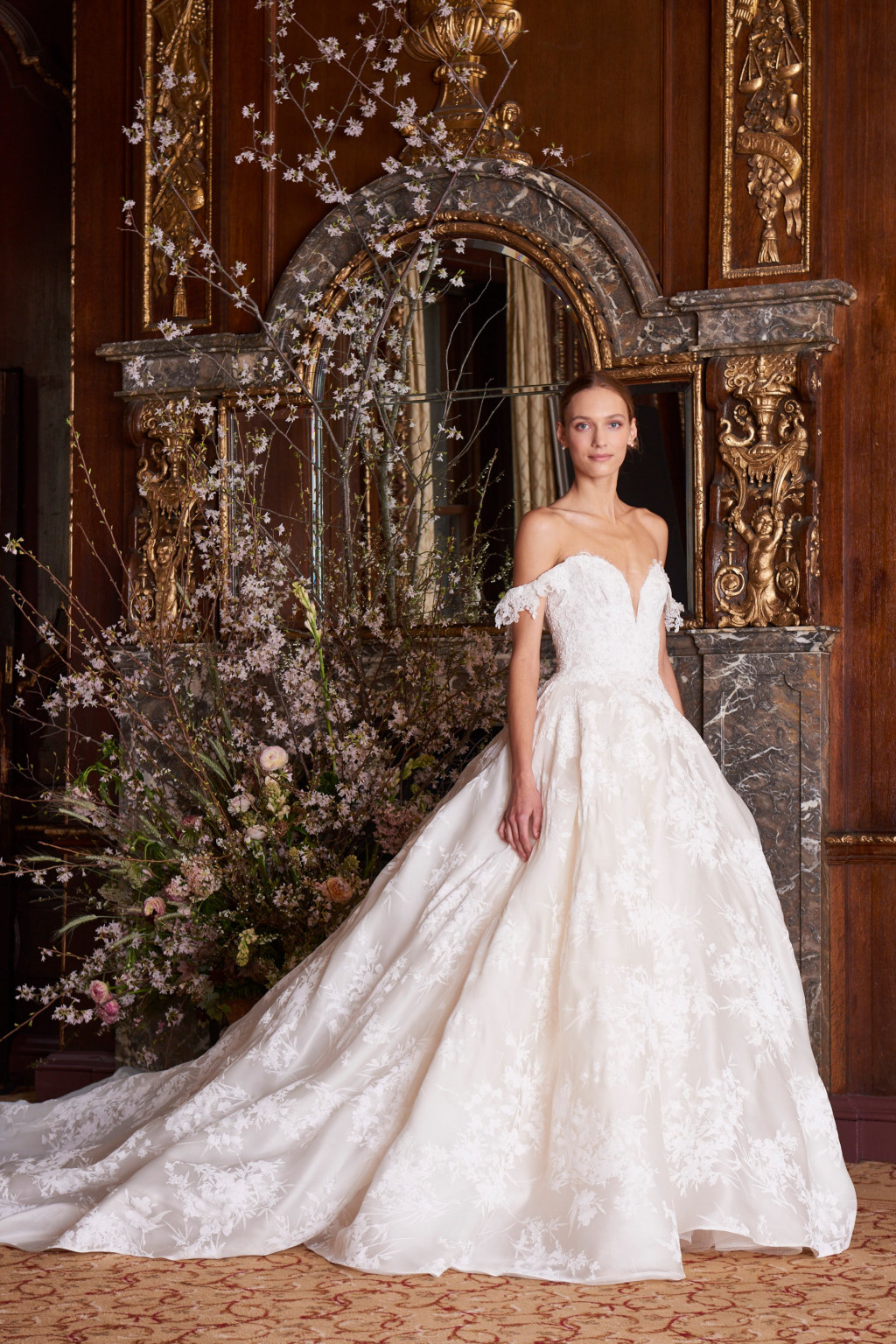 011-MoniqueLhuillier_Spring_2019_Bridal_Look_11_Josephine.jpg