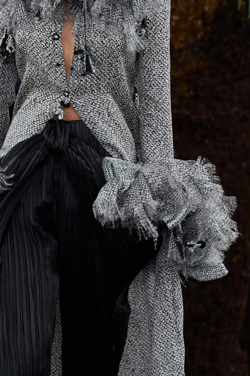 00131-christian-dior-fall-2026-couture-details-credit-gorunway.webp