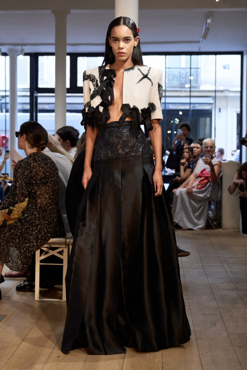 00016-ronald-van-der-kemp-fall-2026-couture-credit-gorunway.webp
