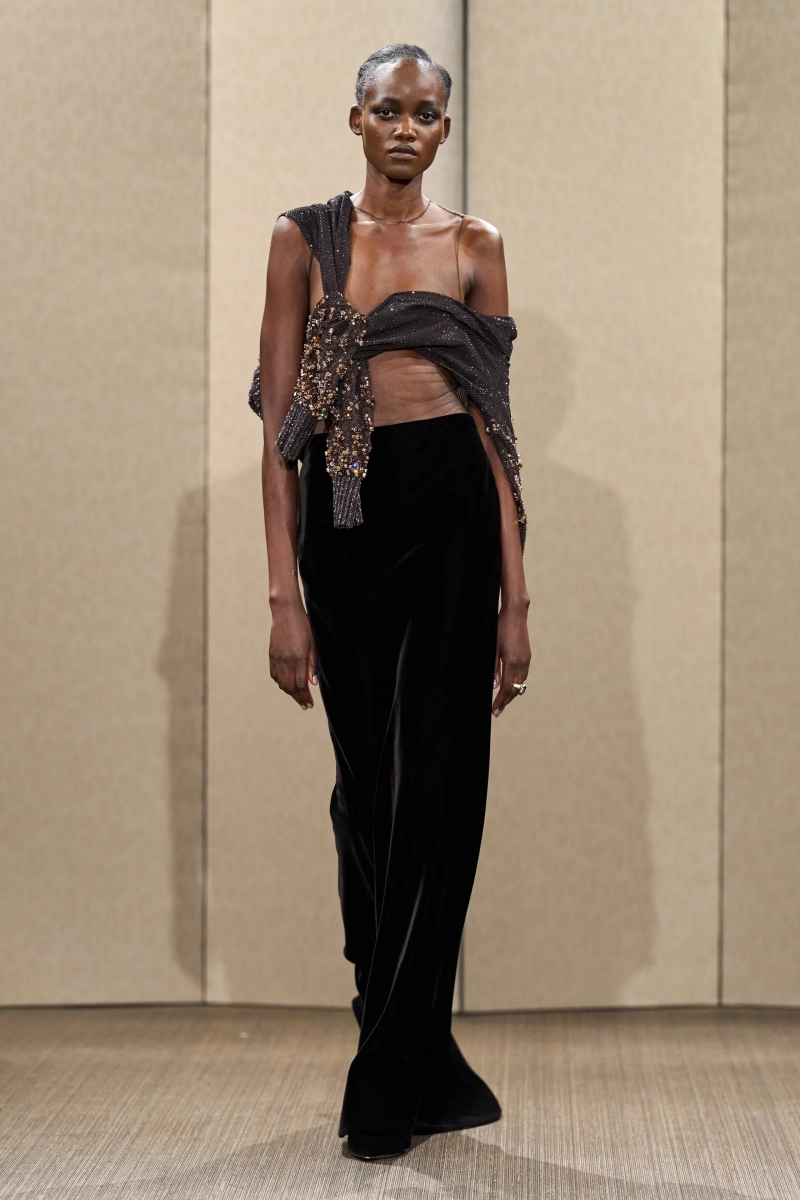 00052-armani-prive-fall-2026-couture-credit-gorunway.webp