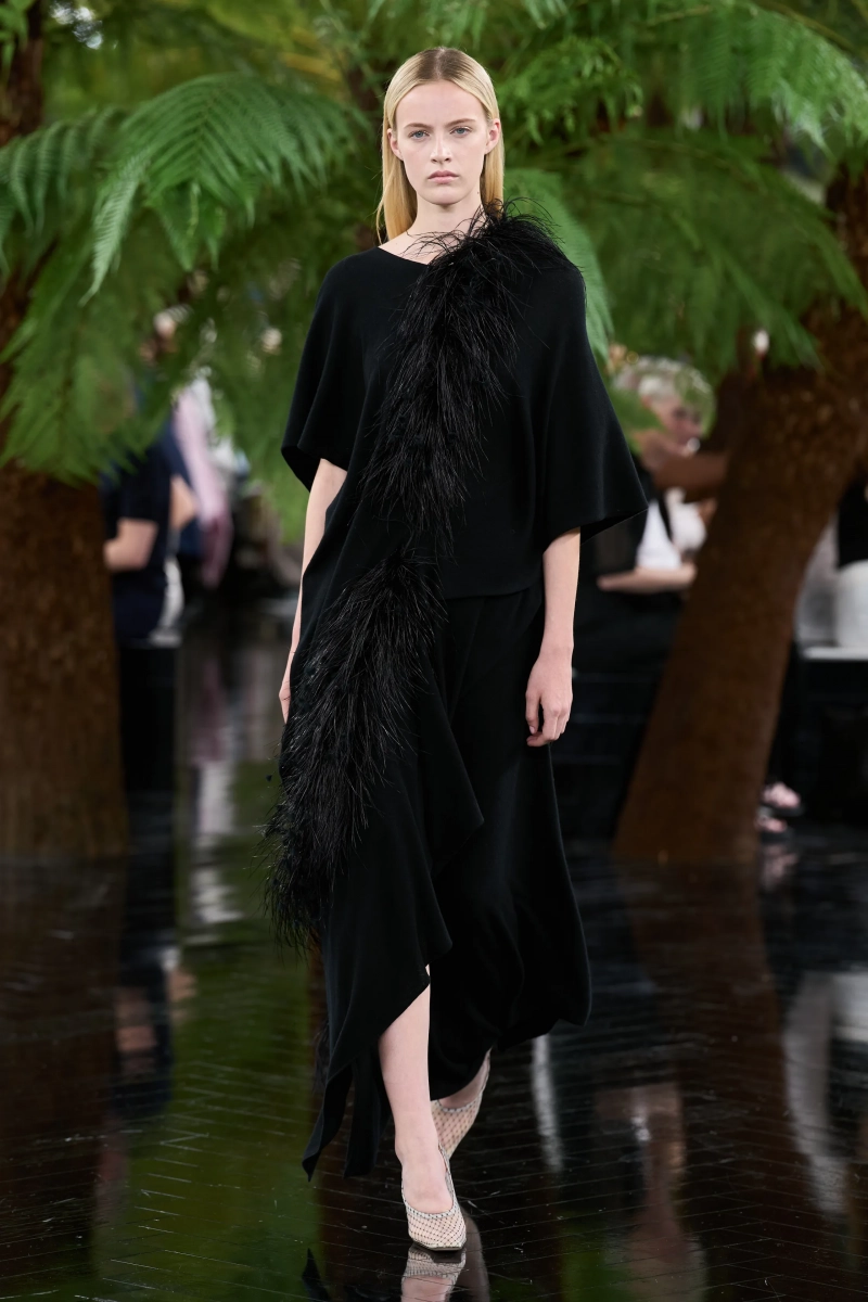 00025-christian-dior-fall-2026-couture-credit-gorunway.webp