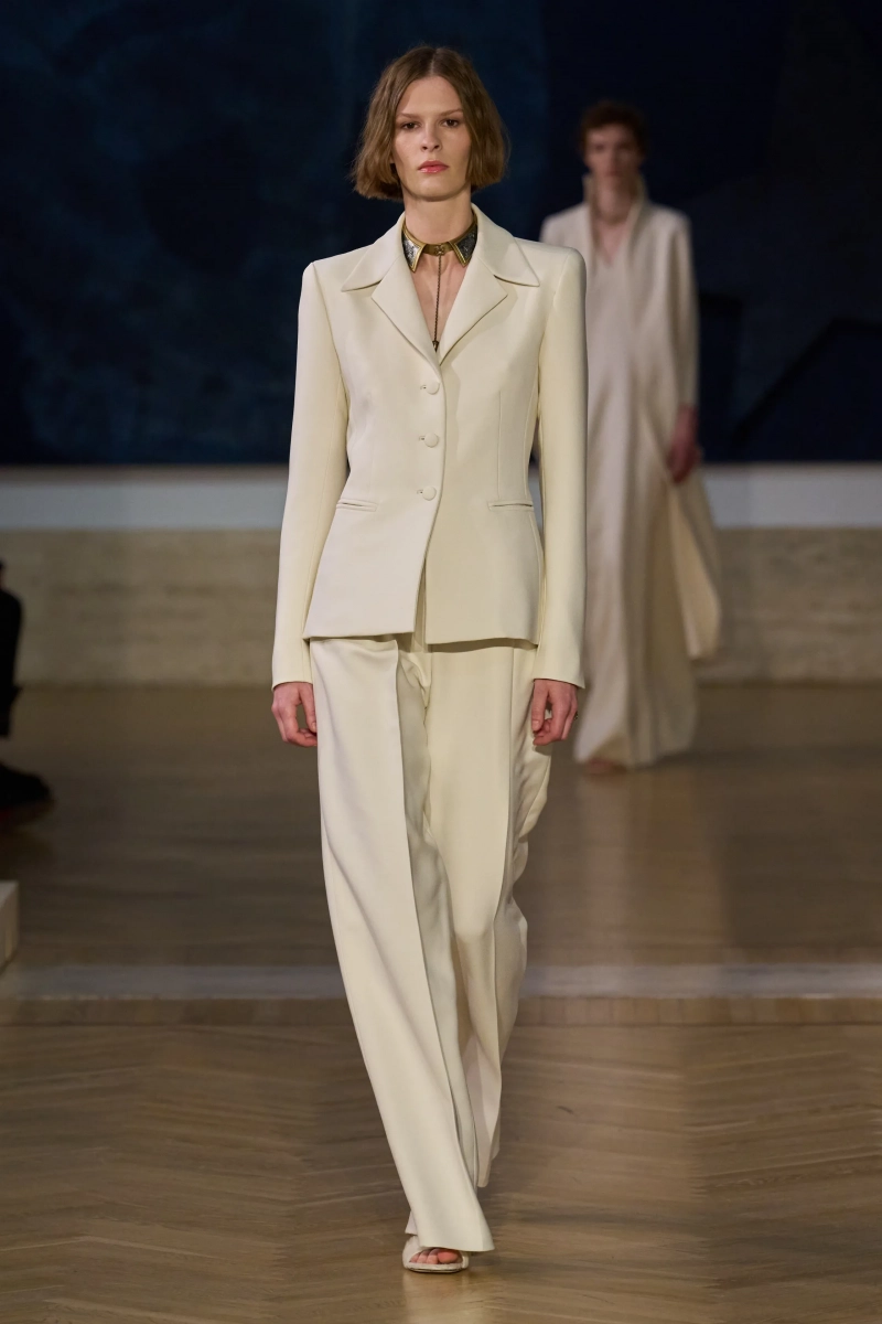 00013-fendi-fall-2026-couture-credit-gorunway.webp
