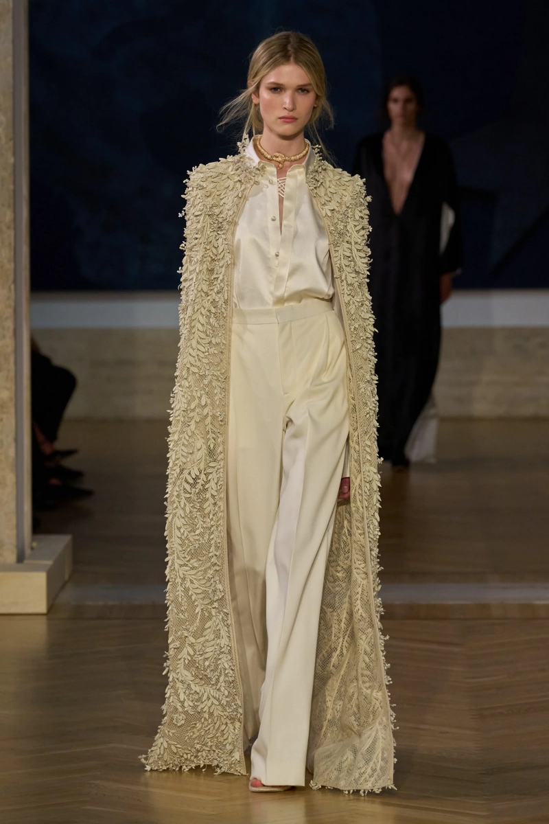 00042-fendi-fall-2026-couture-credit-gorunway.webp