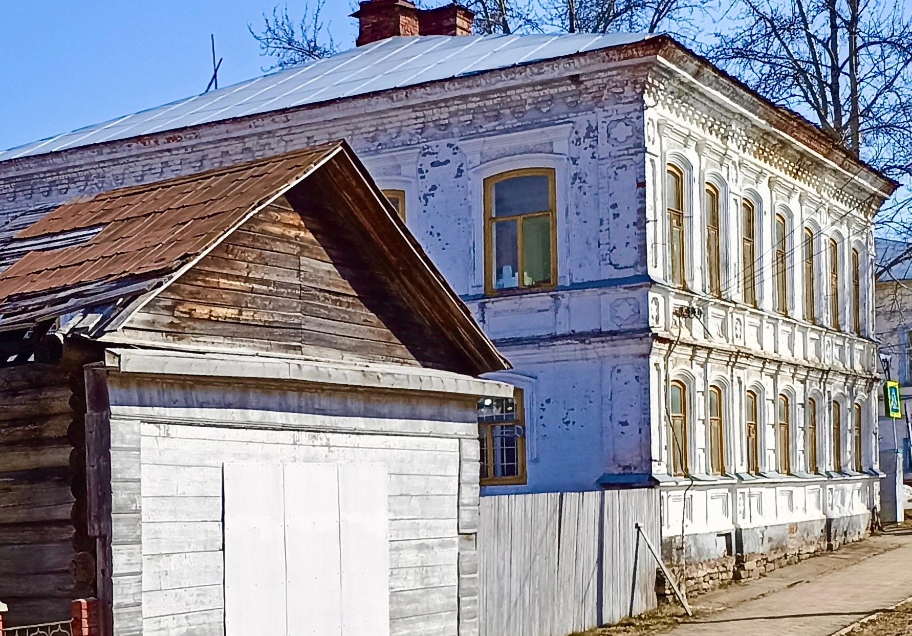 В Чердыни амбар усадьбы Гусева продают за 1 рубль