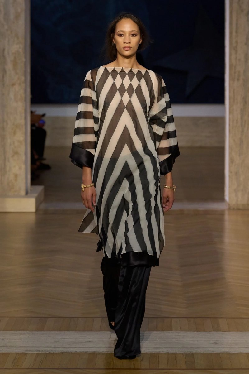 00002-fendi-fall-2026-couture-credit-gorunway.webp