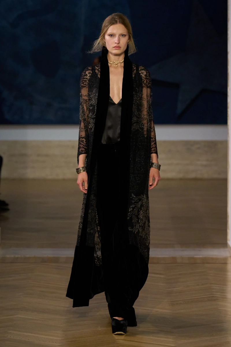 00035-fendi-fall-2026-couture-credit-gorunway.webp