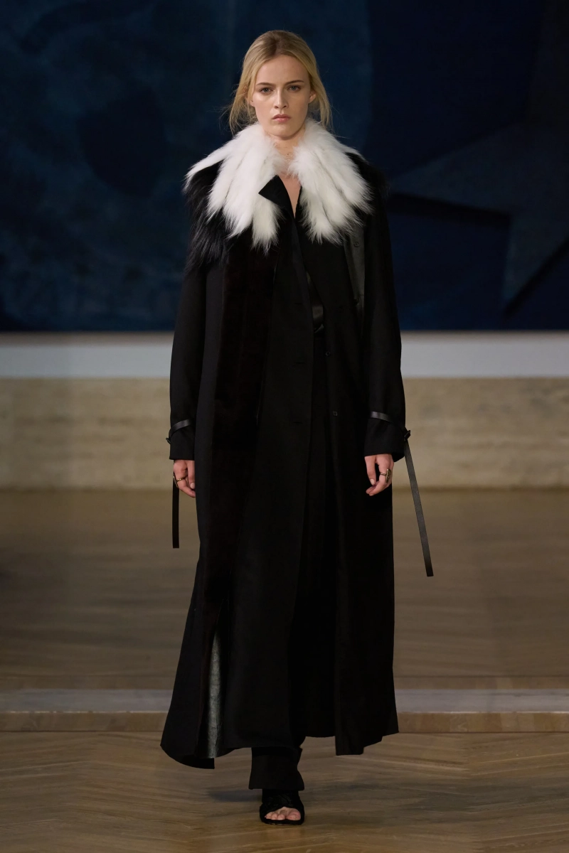00011-fendi-fall-2026-couture-credit-gorunway.webp