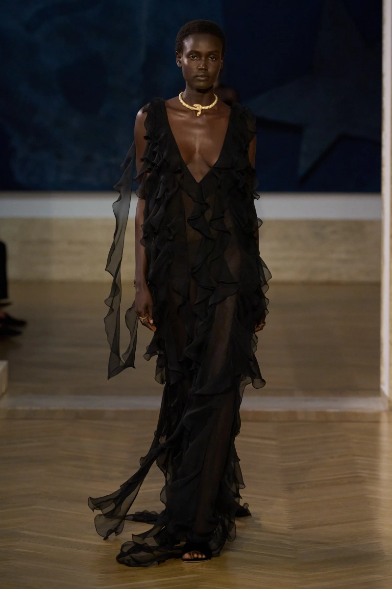 00061-fendi-fall-2026-couture-credit-gorunway.webp