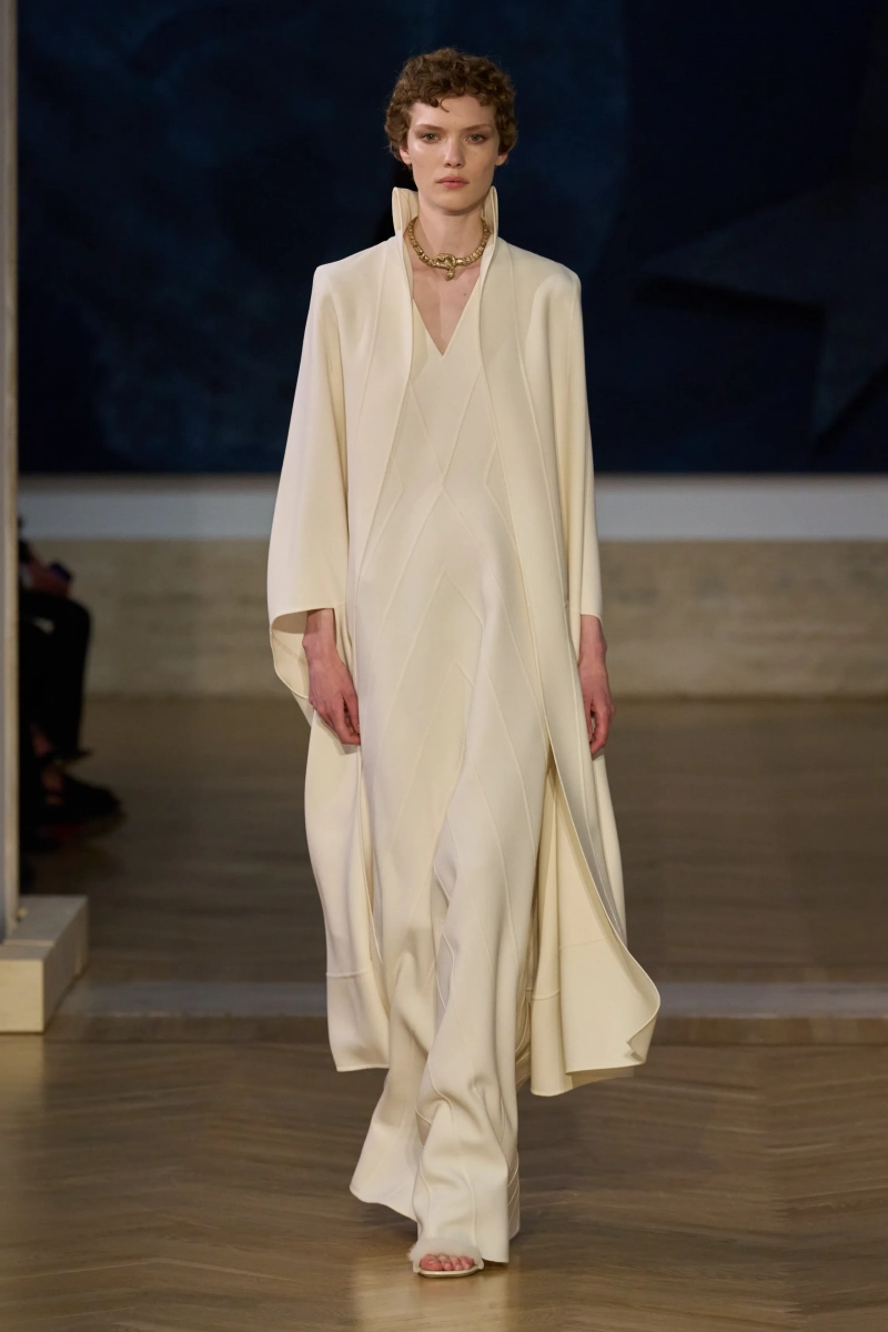 00014-fendi-fall-2026-couture-credit-gorunway.webp