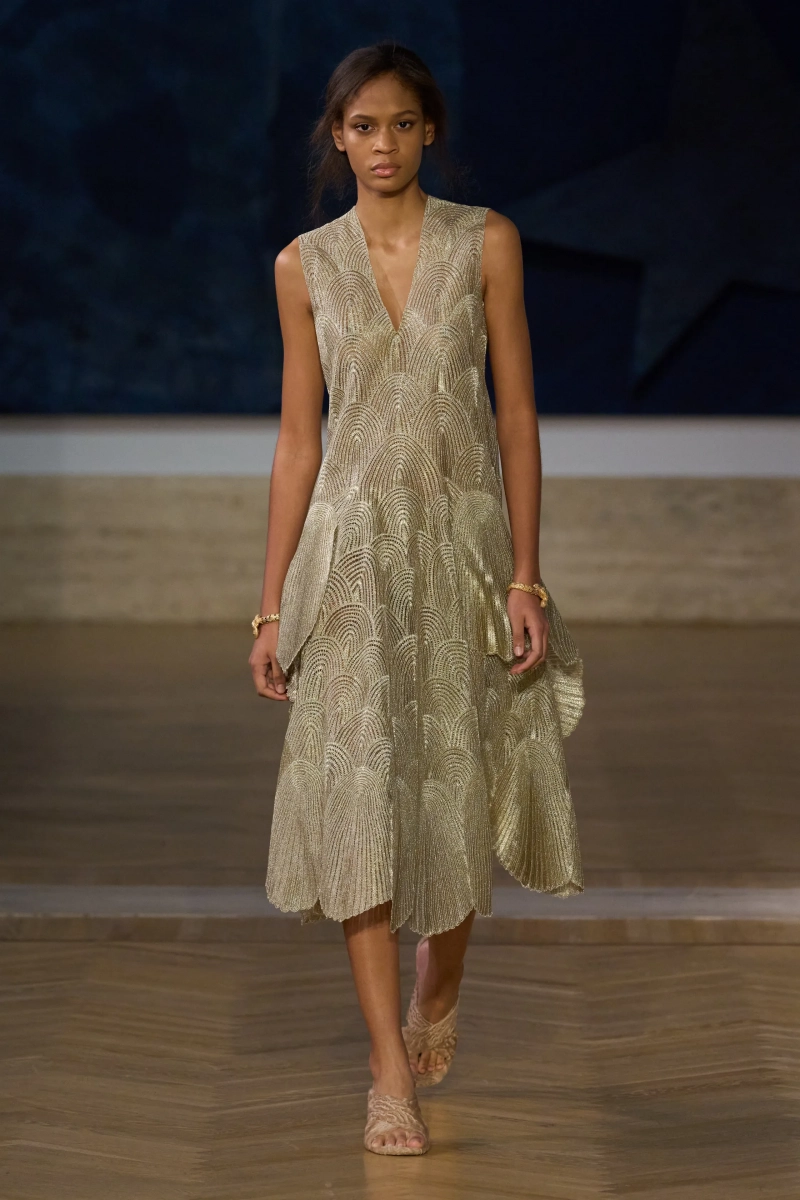 00023-fendi-fall-2026-couture-credit-gorunway.webp