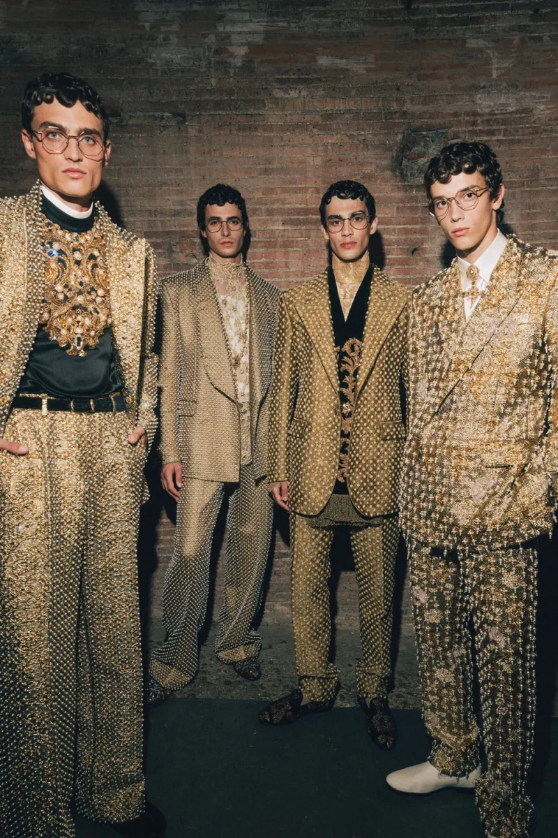 Dolce-Gabbana-Alta-Sartoria-2025-Rome-Backstage-Runway-Magazine-6.webp