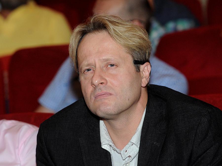Эдуард Радзюкевич: куда исчез импозантный комик из «6 кадров»?
