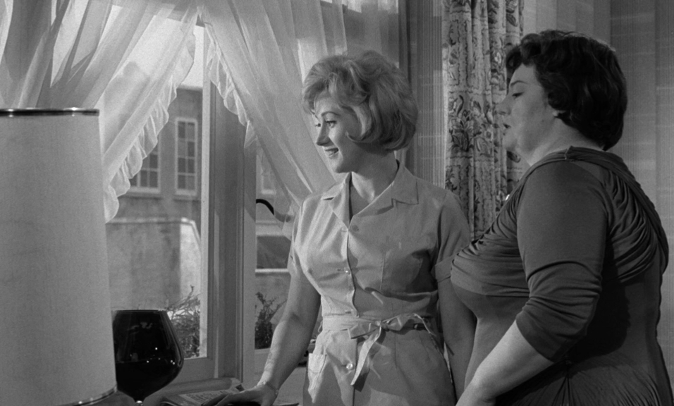 Так держать, таксист.1963.BDRip AVC msltel.mkv_snapshot_00.21.14.516.jpg