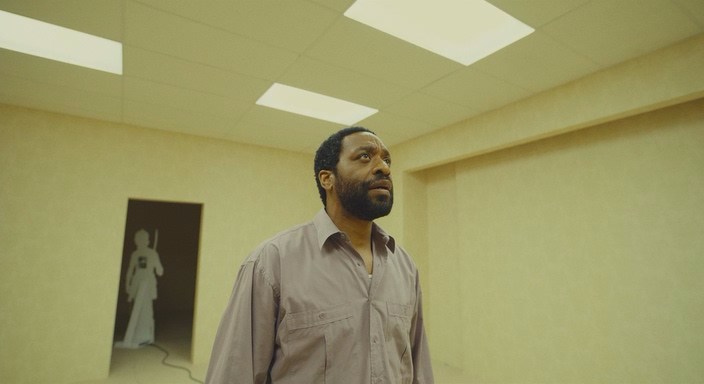 Backrooms.2026.HDRip.1.46gb_by_ТоррНадо.avi_snapshot_00.32.02.548.jpg