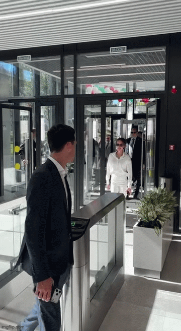 https://i6.imageban.ru/out/2026/09/01/7d83a62f3c1d12acff485b9d6a832328.gif