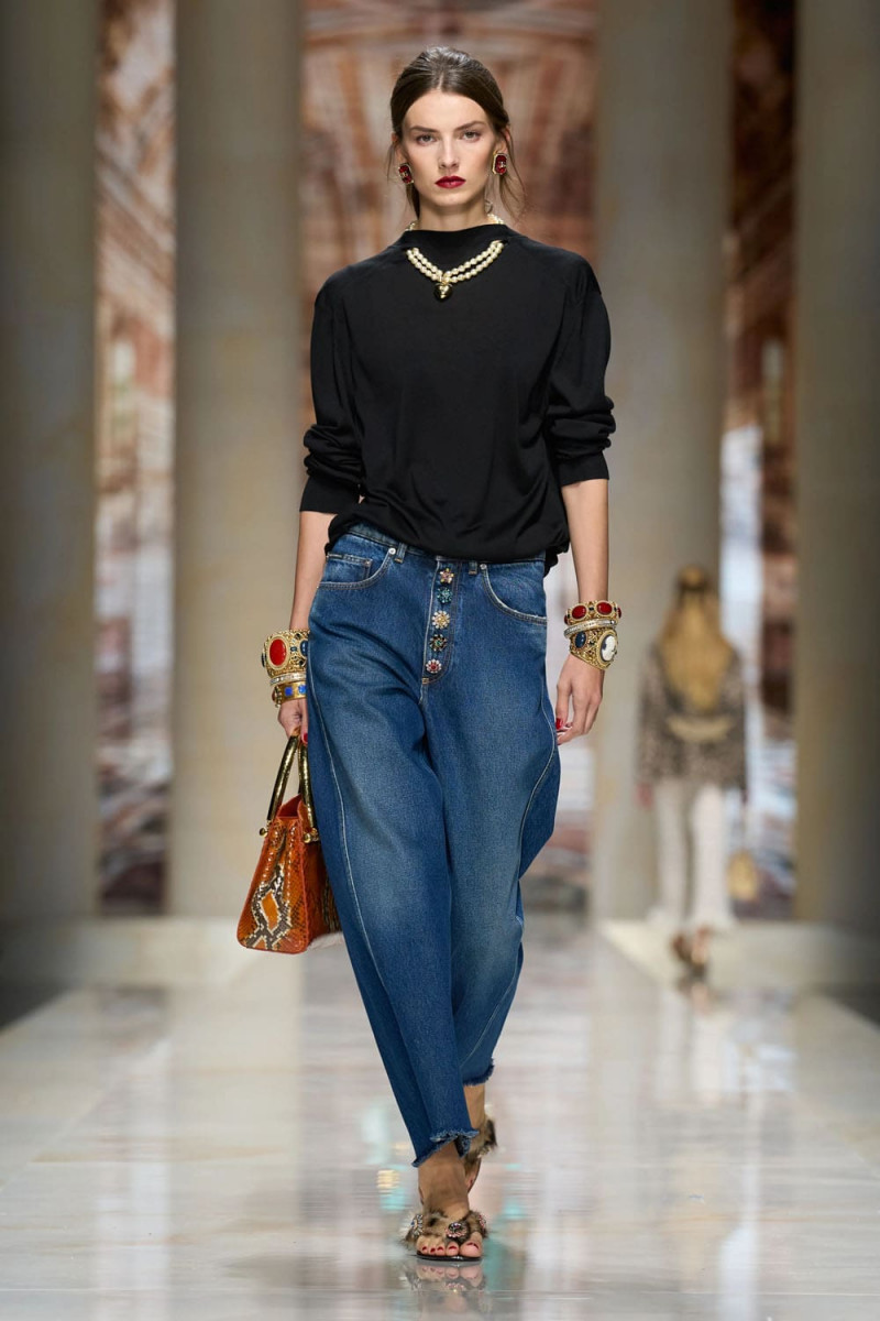 Dolce-Gabbana-Spring-Summer-2027-Runway-Magazine-42.jpg