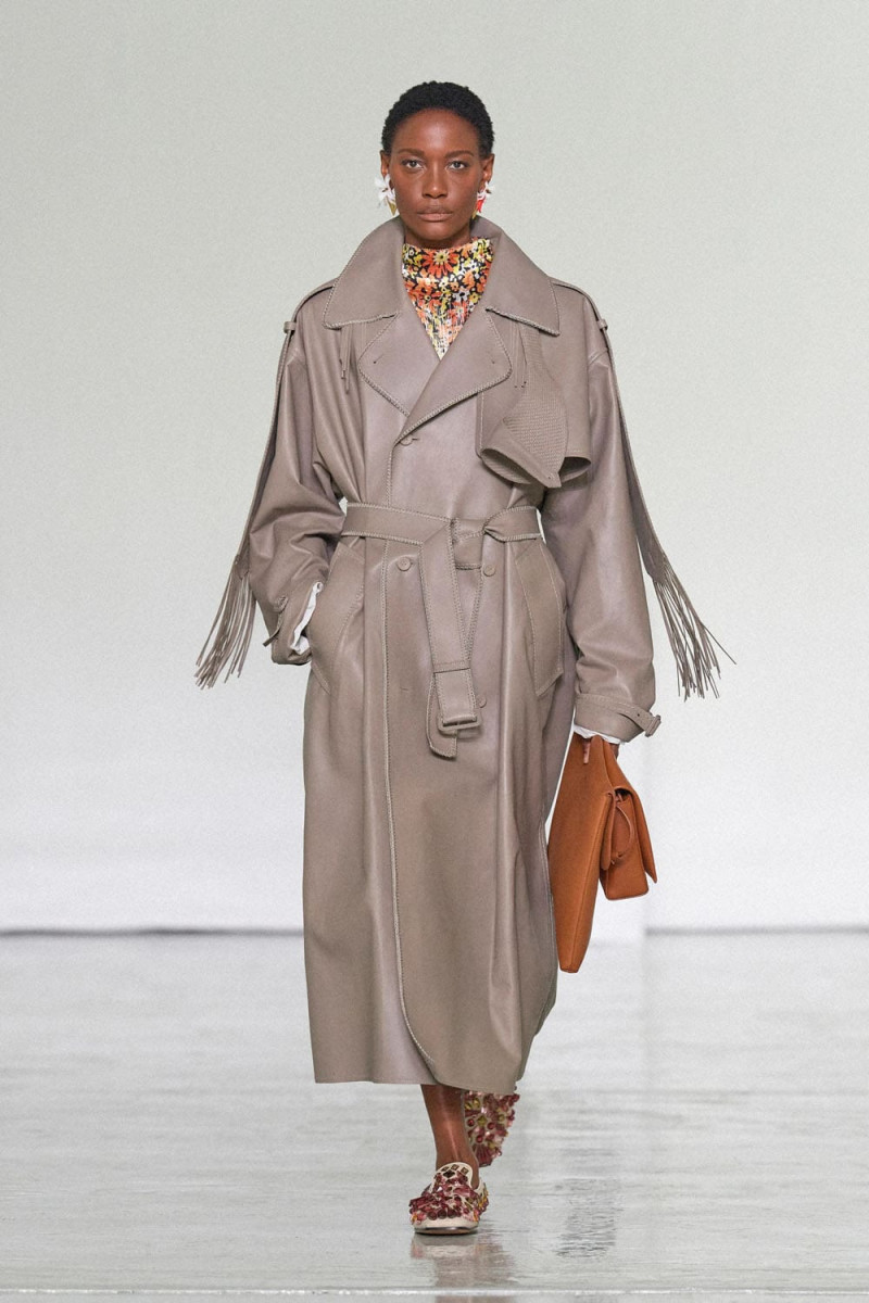 Bottega-Veneta-Spring-Summer-2027-Runway-Magazine-19.jpg