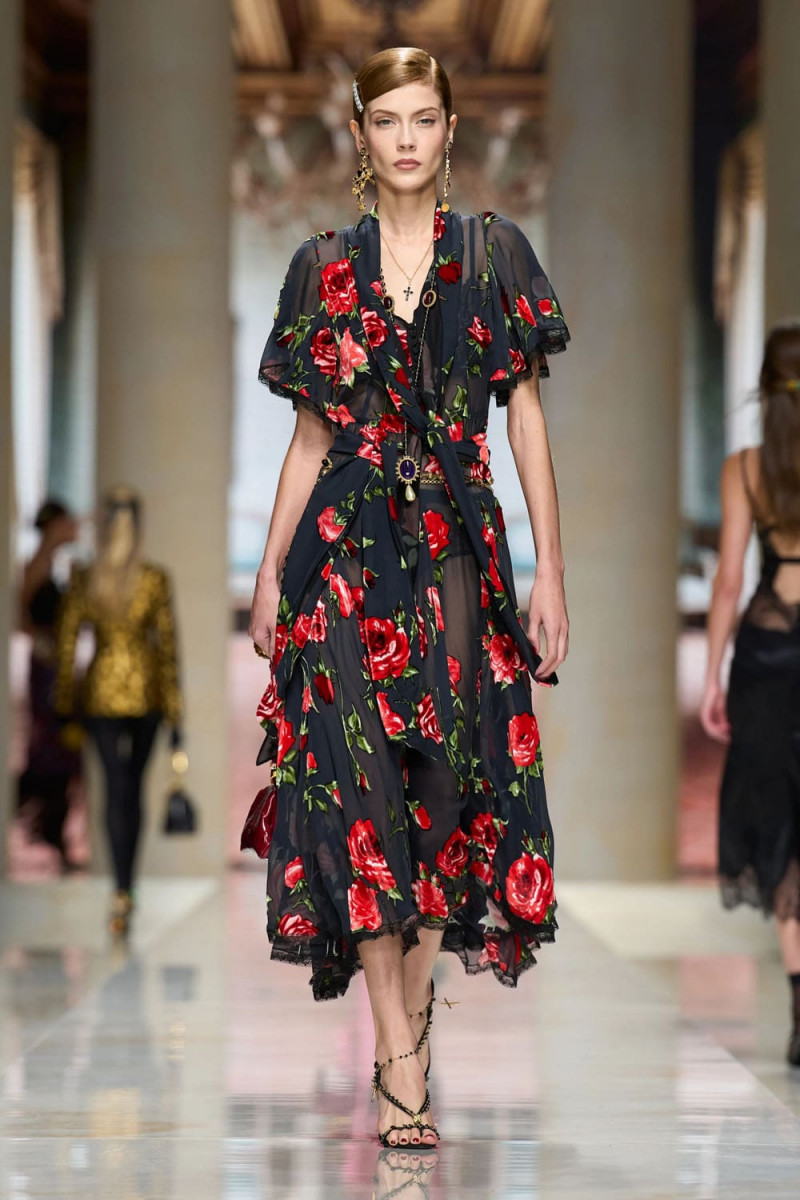 Dolce-Gabbana-Spring-Summer-2027-Runway-Magazine-31.jpg