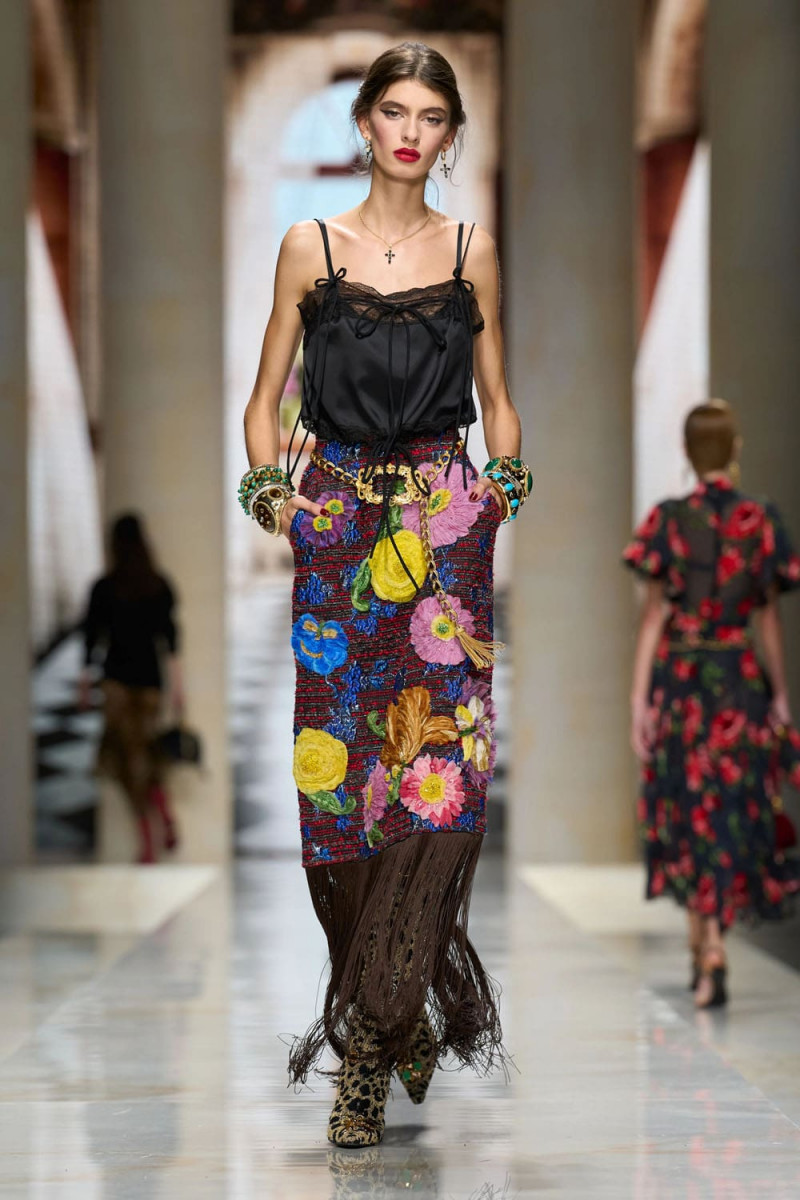Dolce-Gabbana-Spring-Summer-2027-Runway-Magazine-33.jpg