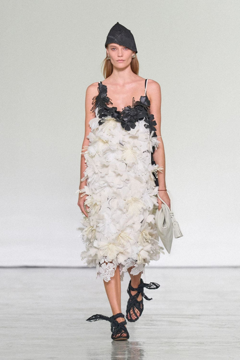 Bottega-Veneta-Spring-Summer-2027-Runway-Magazine-44.jpg