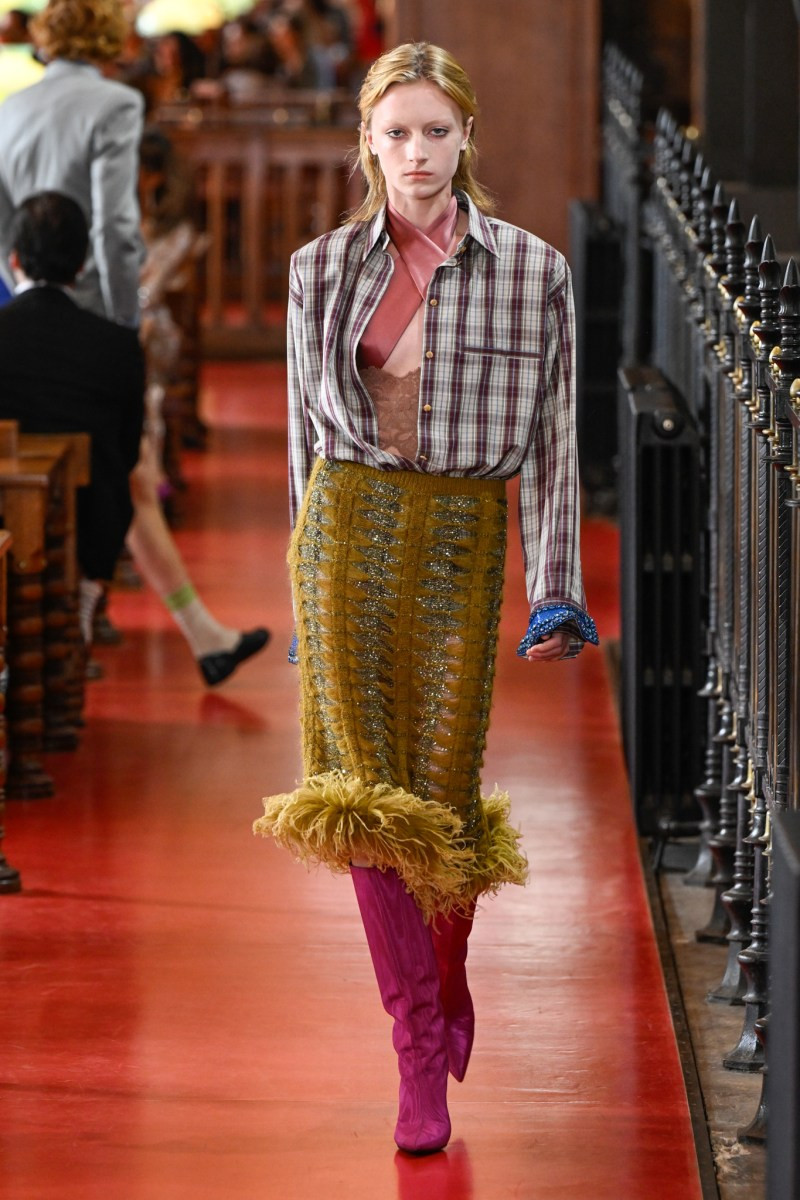 valentino-spring-27-rtw-pfw-r-gg-030.jpeg