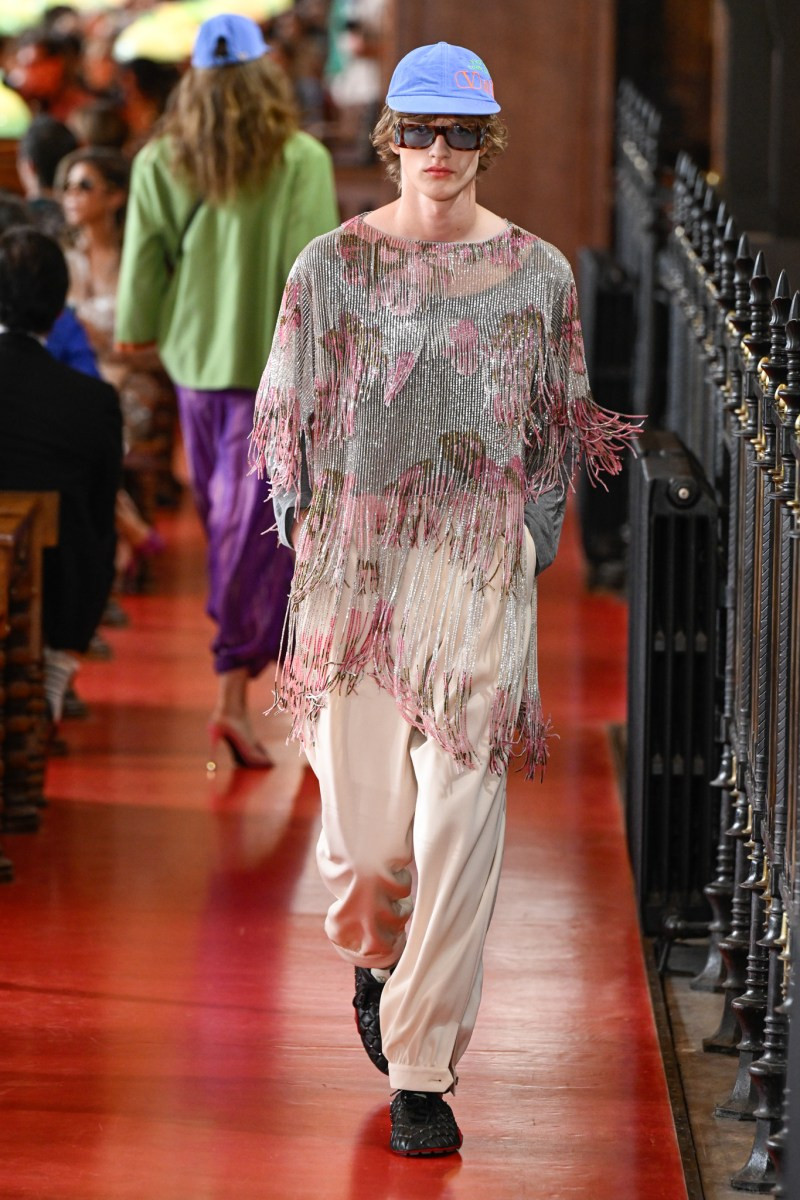 valentino-spring-27-rtw-pfw-r-gg-050.jpeg