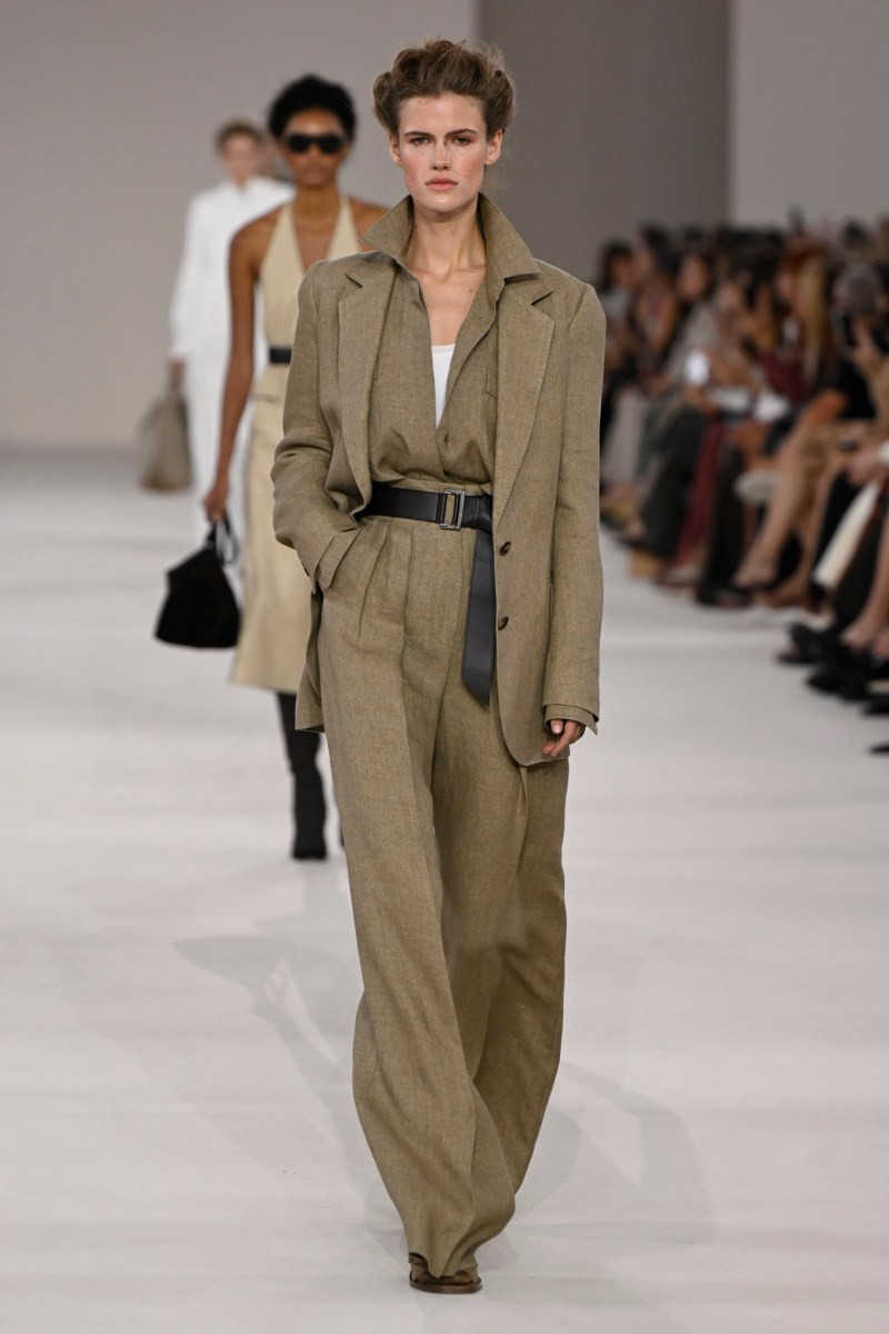 max-mara-spring-27-rtw-r-gg-026.jpg