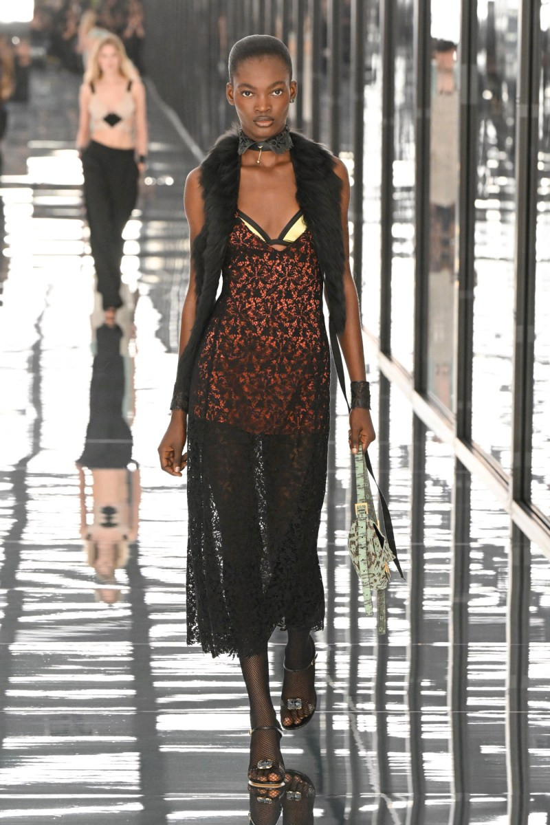 fendi-ss27-rtw-mfw-r-gg-0900.jpg