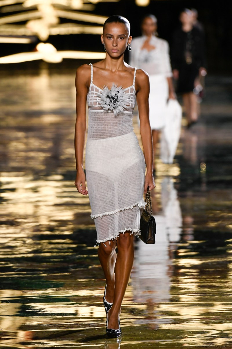 chanel-spring-2027-rtw-r-dm-0001.jpg