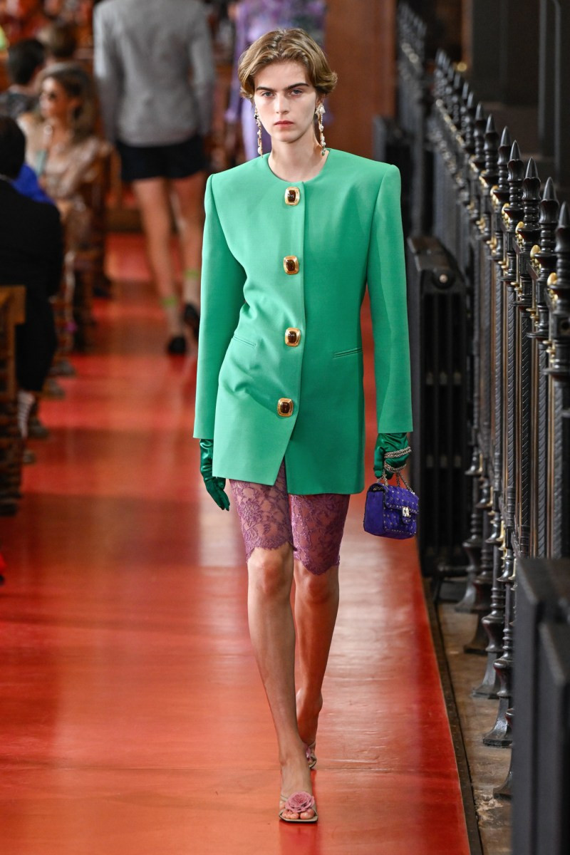 valentino-spring-27-rtw-pfw-r-gg-032.jpeg