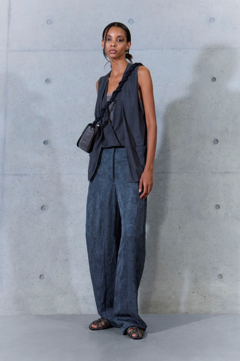 emporio-armani-spring-27-rtw-ctsy-028.jpg